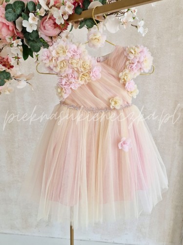 zolto-rozowa-sukienka-z-krotkim-rekawkiem-zdobiona-kwiatami-3d