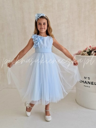 niebieska-sukienka-z-kwiatami-3-d-i-ozdobna-opaska