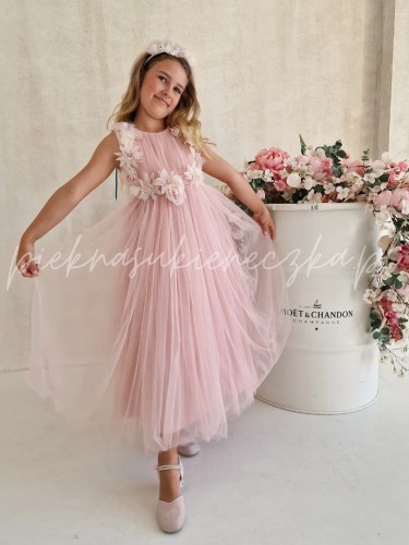 rozowa-sukienka-tiulowa-z-kwiatami-i-opaska
