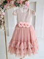rozowa sukienka tiulowa z elegancka torebka