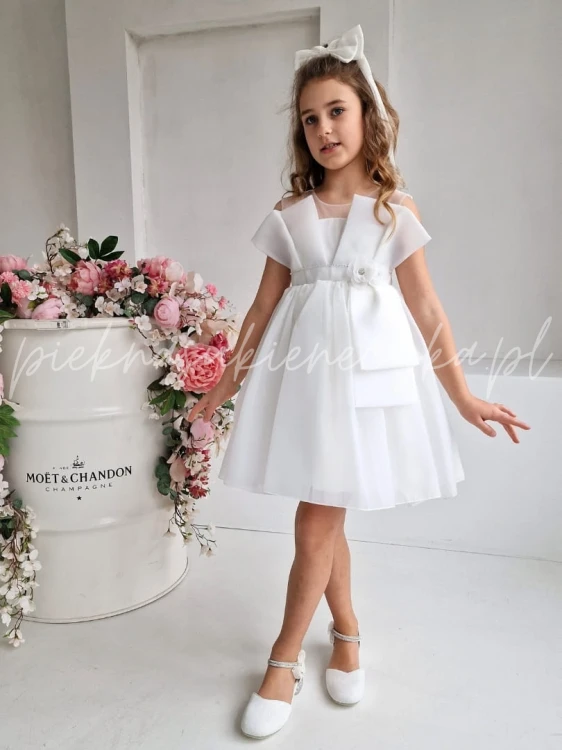 biala-sukienka-mini
