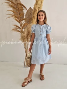 Noelia- błękitna sukienka ażurowa zapinna na guziki