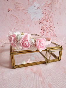 Różowa opaska dla dziewczynki  z różyczkami 