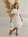 biala sukienka bawelniana z torebka