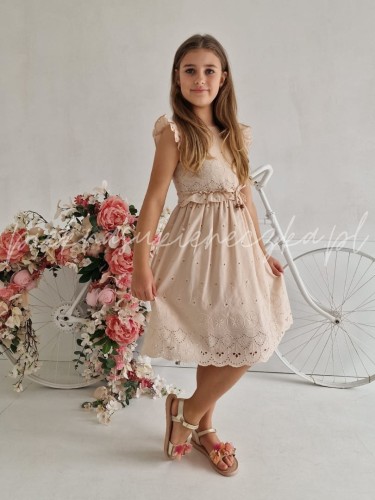 bezowa sukienka boho z azurowej bawelny
