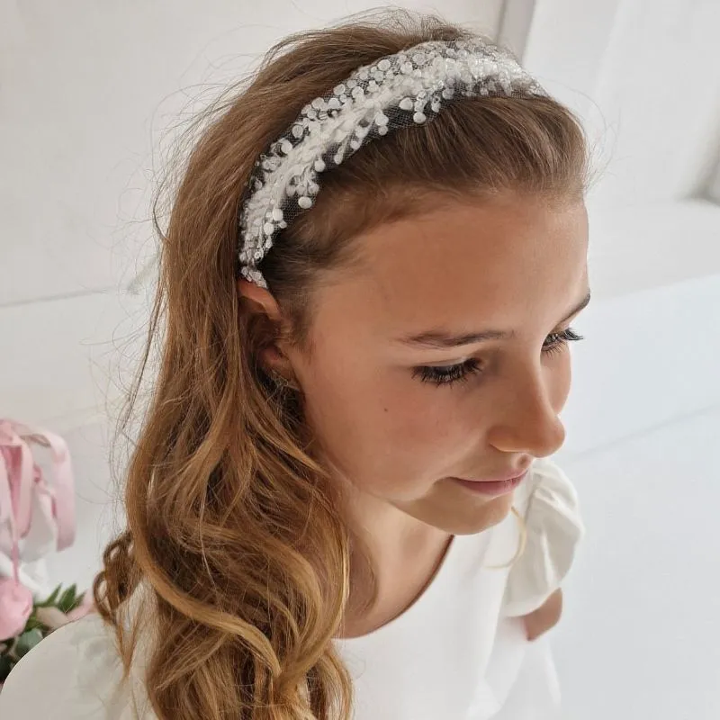 Przegląd fryzur komunijnych dla dziewczynek